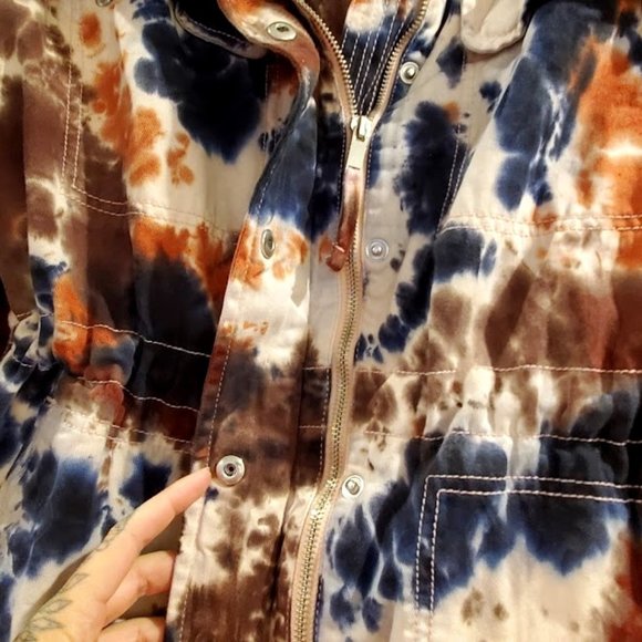 L OOAK Tie Dyed Gap Utility Jacket with Pockets, Drawstring Waist Zipper & Snaps - Picture 4 of 9